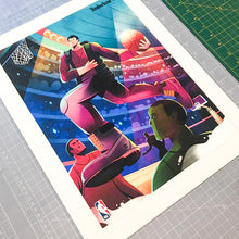 Cargar imagen en el visor de la galería, Edición giclée medida final hasta 35 X 35 cm con Marialuisa de 3 cm. / 12 pz